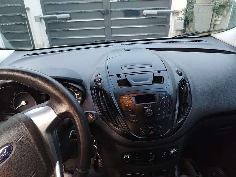 Usata Ford Courier 101 CV (74 kW) 2022 Bianco Monovolume