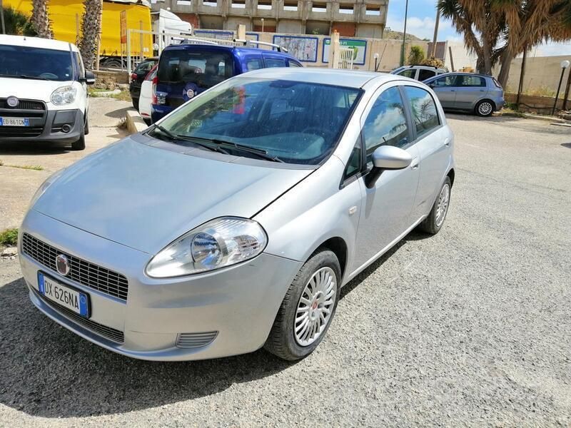 Usata Fiat Grande Punto Dynamic 75 CV (55 kW) 2009 Grigio Utilitaria