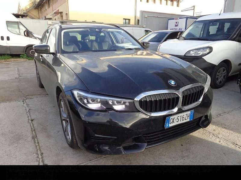 Usata BMW 318 Sport Line 150 CV (110 kW) 2022 Nero Station wagon