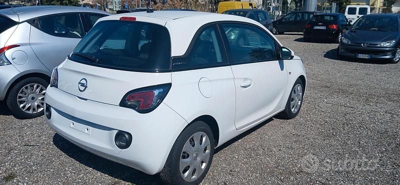 Usata Opel Adam 70 CV (51 kW) 2015 Bianco Utilitaria