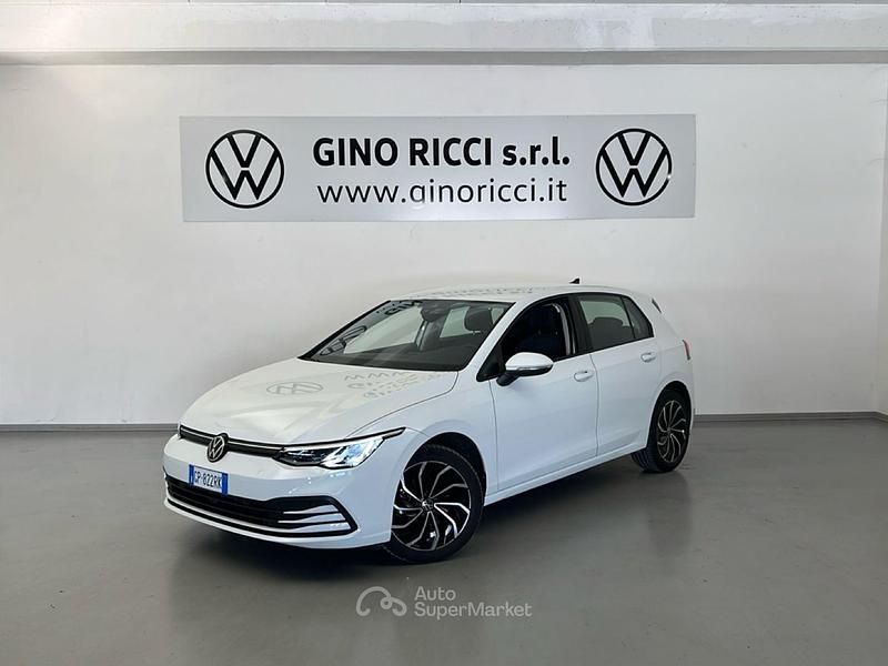Usata VW Golf VIII Life 110 CV (80 kW) 2023 Bianco Berlina