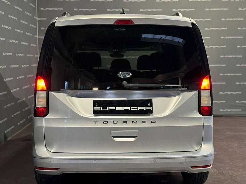 Usata Ford Tourneo Connect Titanium 122 CV (89 kW) 2023 Argento Monovolume