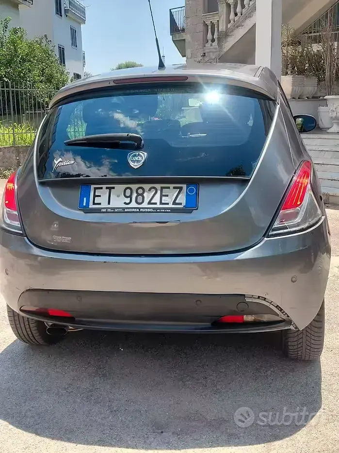 Usata Lancia Ypsilon 69 CV (50 kW) 2012 Marrone Utilitaria