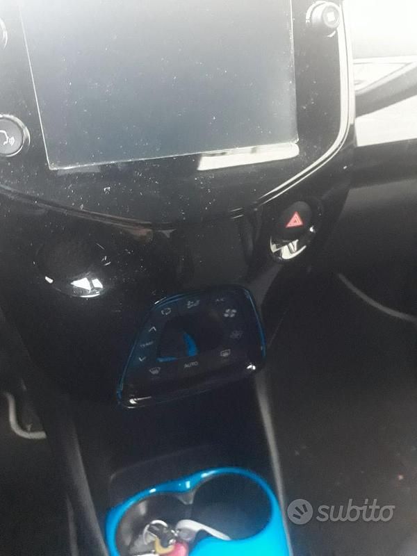 Usata Toyota Aygo 72 CV (52 kW) 2019 Nero Utilitaria