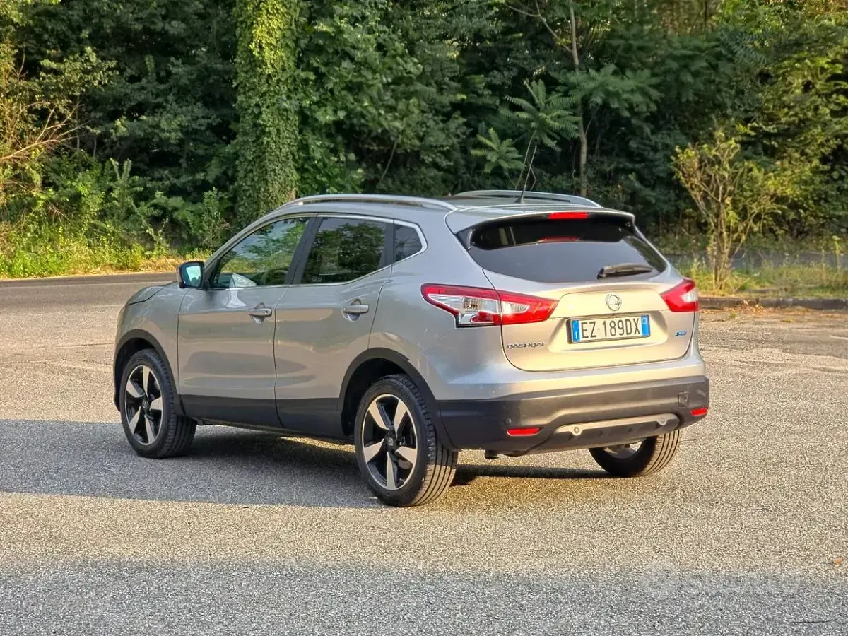 Usata Nissan Qashqai Tekna 110 CV (80 kW) 2015 Grigio SUV