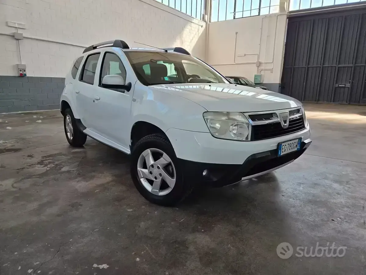 Usata Dacia Duster Ambiance 105 CV (77 kW) 2011 Bianco SUV