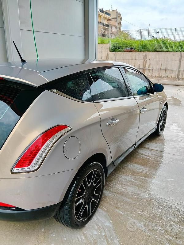 Usata Lancia Delta 2008 Utilitaria
