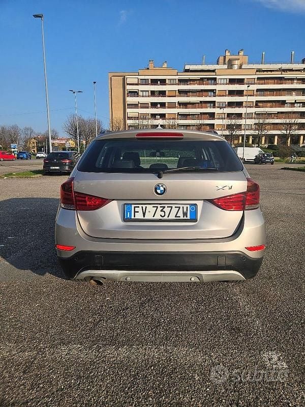 Usata BMW X1 143 CV (105 kW) 2014 Oro SUV