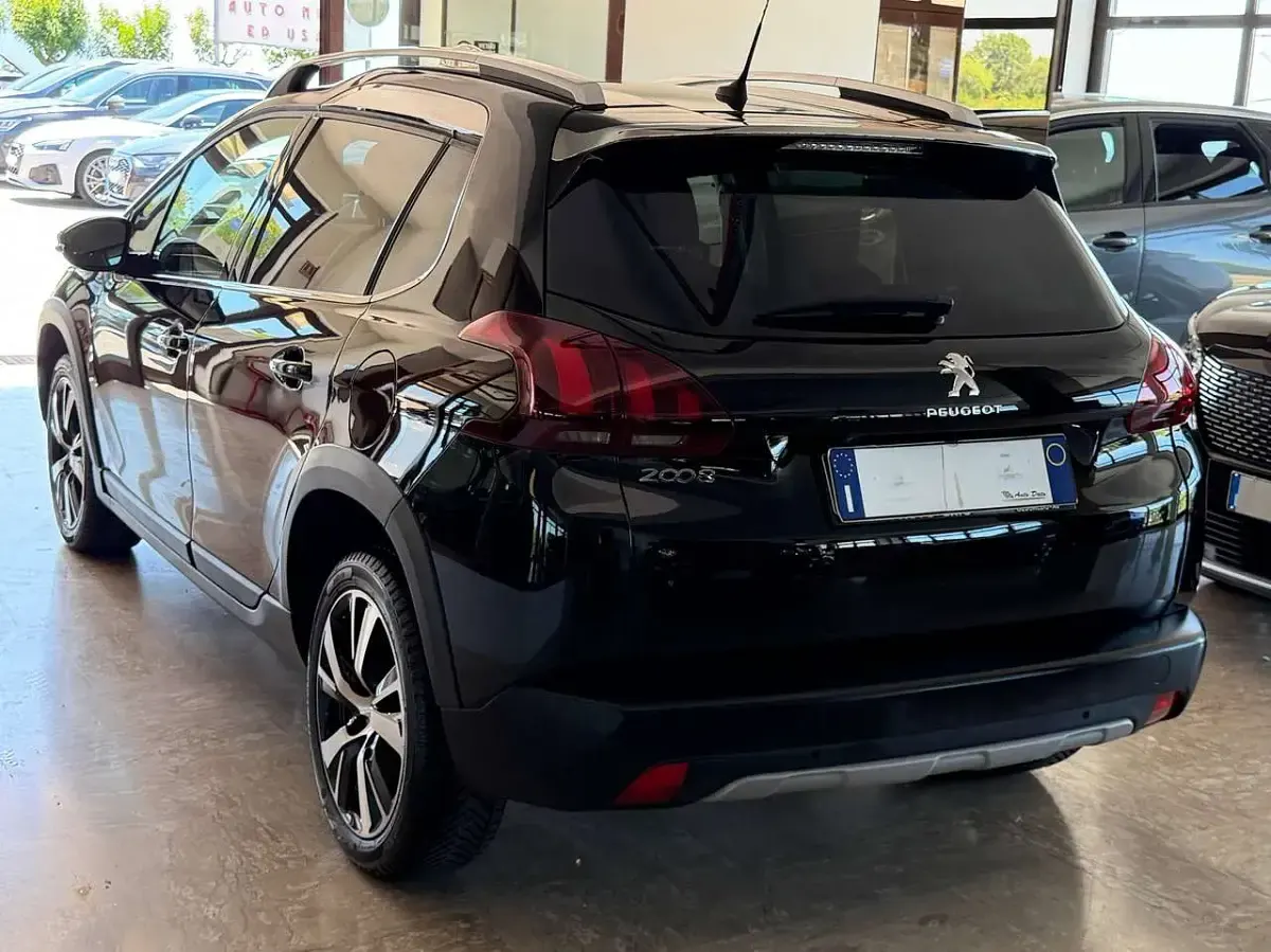 Usata Peugeot 2008 Active 102 CV (75 kW) 2017 Grigio scuro SUV