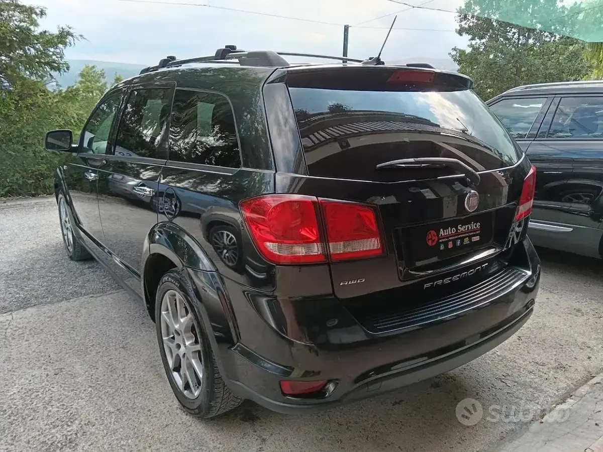 Usata Fiat Freemont 170 CV (125 kW) 2013 Nero SUV