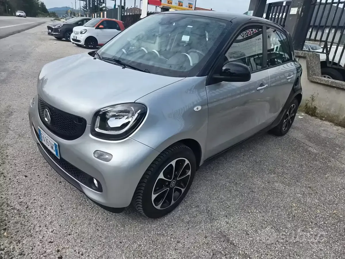 Usata Smart ForFour Passion 71 CV (52 kW) 2015 Grigio Utilitaria