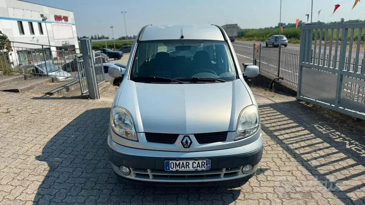 Usata Renault Kangoo 75 CV (55 kW) 2004 Grigio Monovolume