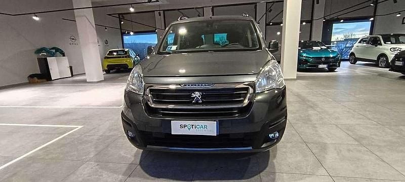 Usata Peugeot TePee Outdoor 99 CV (72 kW) 2018 Grigio Monovolume