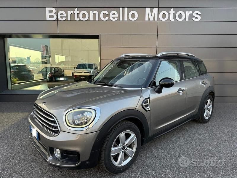 Usata Mini Cooper D Countryman Business 150 CV (110 kW) 2017 Grigio SUV