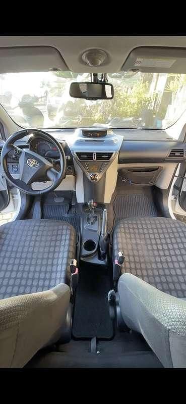 Usata Toyota iQ 68 CV (50 kW) 2009 Bianco Utilitaria