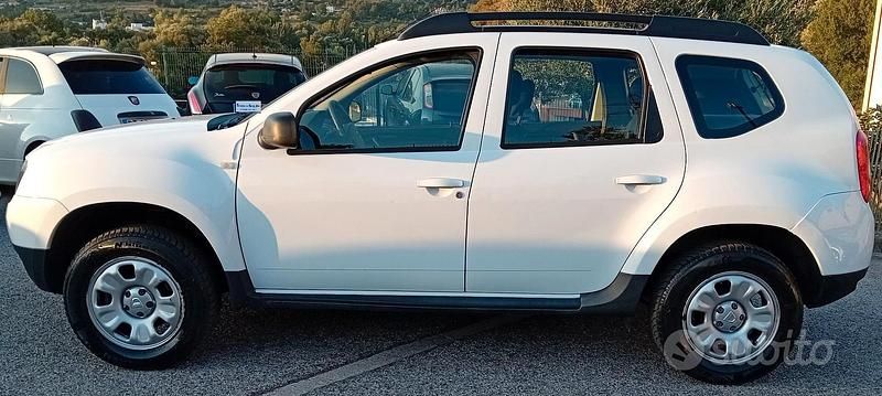 Usata Dacia Duster Lauréate 110 CV (80 kW) 2011 Bianco SUV