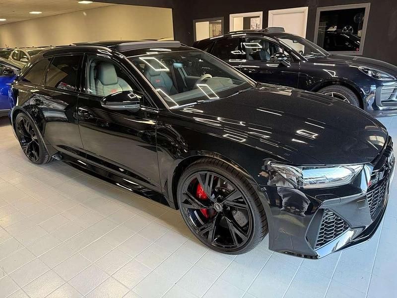 Nero Nuova 2025 Audi RS6 Performance Station wagon | 160.000 € (Molto cara) - Immagine 1/4