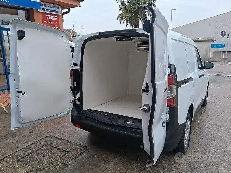Usata Ford Transit Courier Trend 100 CV (73 kW) 2024 Bianco Furgone