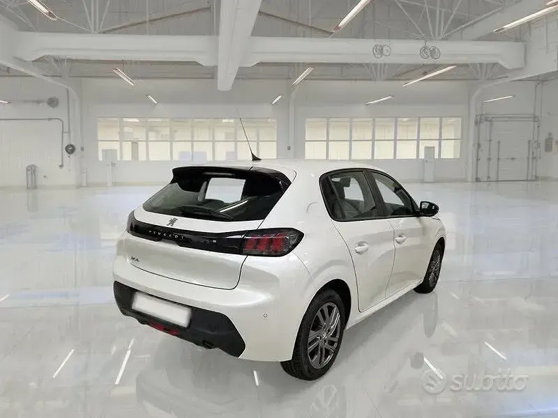 Usata Peugeot 208 Active 100 CV (73 kW) 2022 Bianco Utilitaria