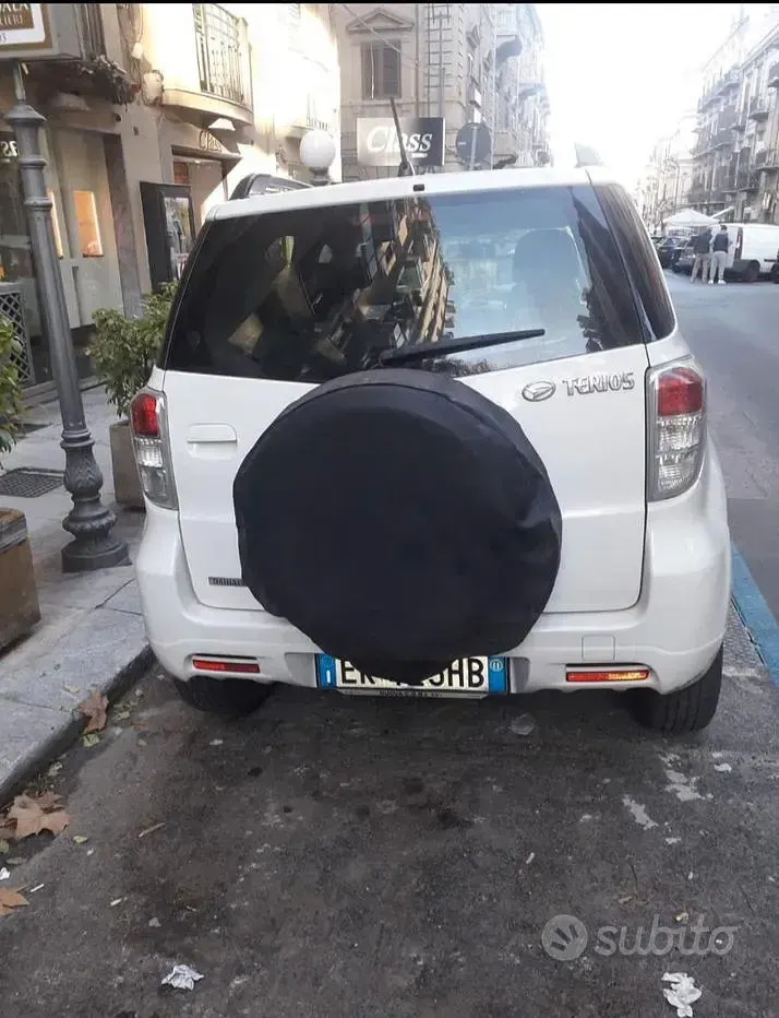 Usata Daihatsu Terios 102 CV (75 kW) 2011 Bianco SUV