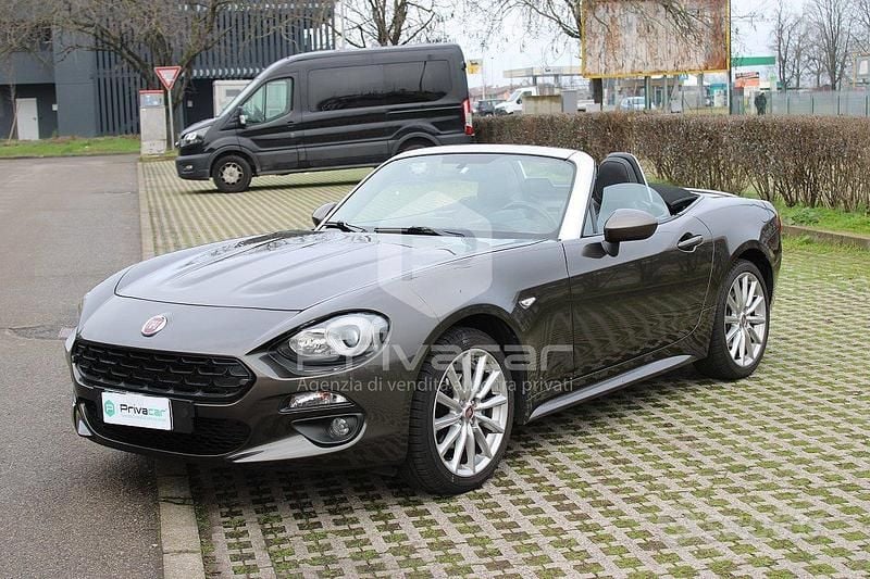Usata Fiat 124 Spider Lusso 140 CV (102 kW) 2017 Grigio Cabrio