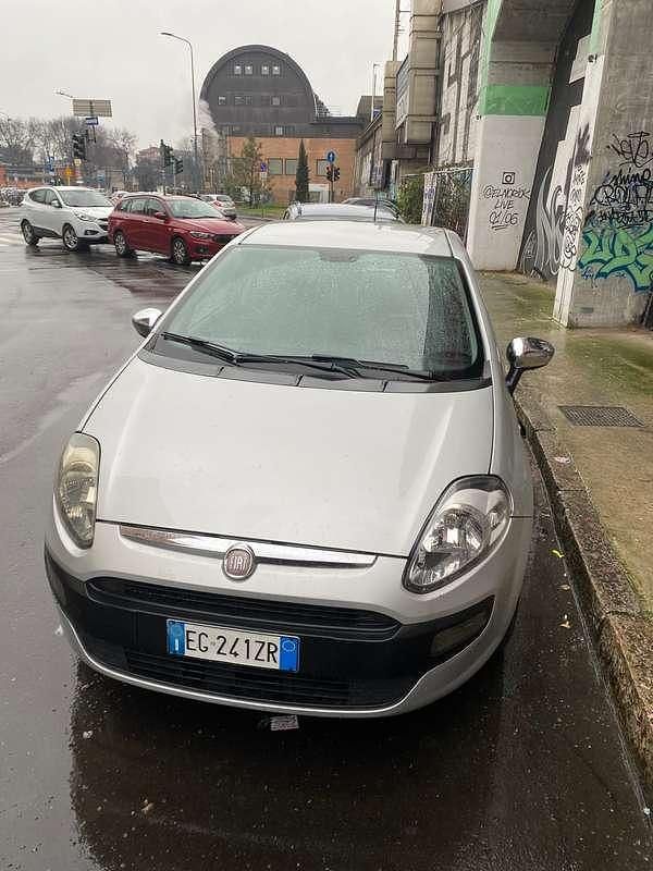 Usata Fiat Punto Evo 69 CV (50 kW) 2011 Argento Utilitaria