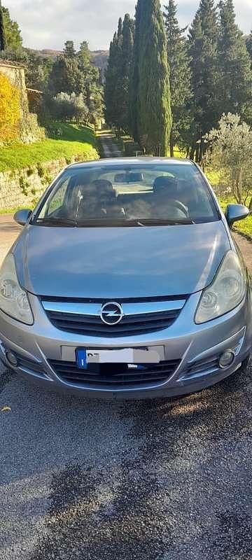 Usata Opel Corsa 80 CV (58 kW) 2010 Berlina
