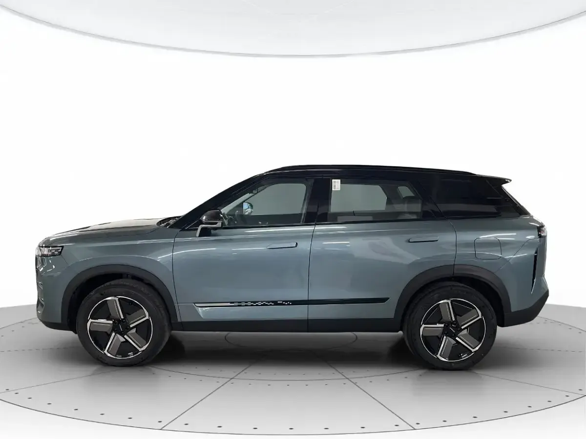 Usata Jaecoo 7 347 CV (255 kW) 2026 Olive gray & carbon crystal black roof SUV