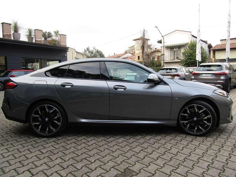 Usata BMW 220 M Sport 156 CV (114 kW) 2025 Skyscraper grau Coupé