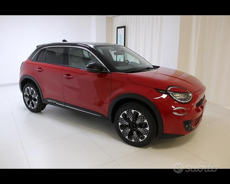 Nuova Fiat 600 La Prima 110 CV (80 kW) 2025 Rosso Station wagon