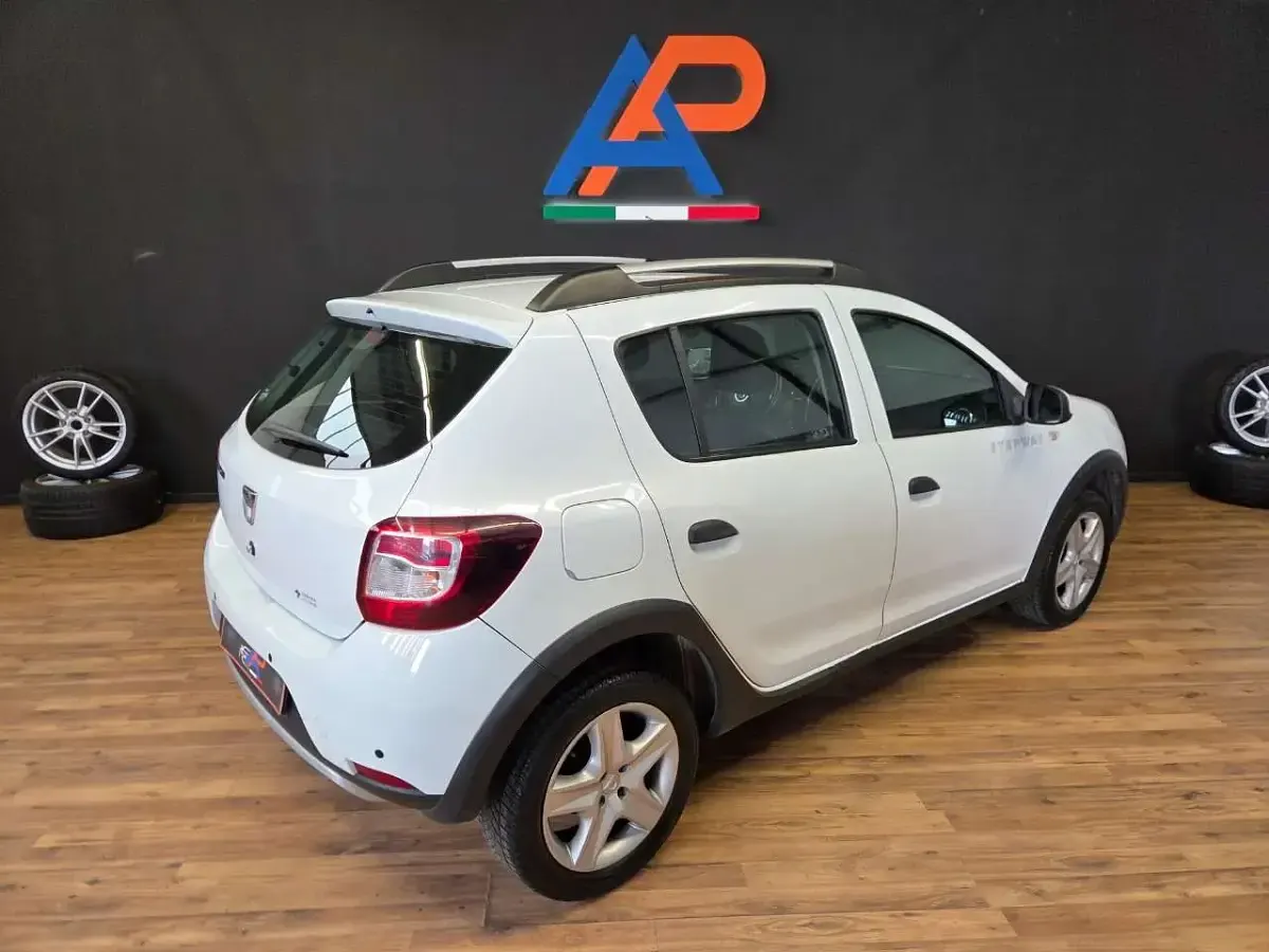 Usata Dacia Sandero Prestige 90 CV (66 kW) 2016 Bianco Berlina
