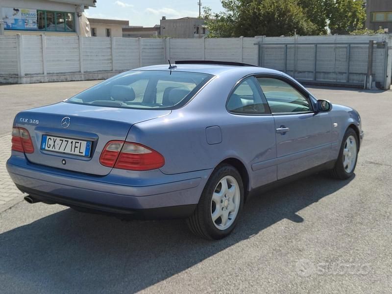 Usata Mercedes CLK320 Elegance 218 CV (160 kW) 1999 Viola Coupé