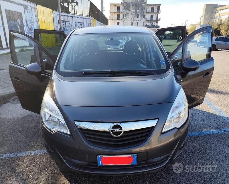Usata Opel Meriva 101 CV (74 kW) 2012 Grigio Monovolume