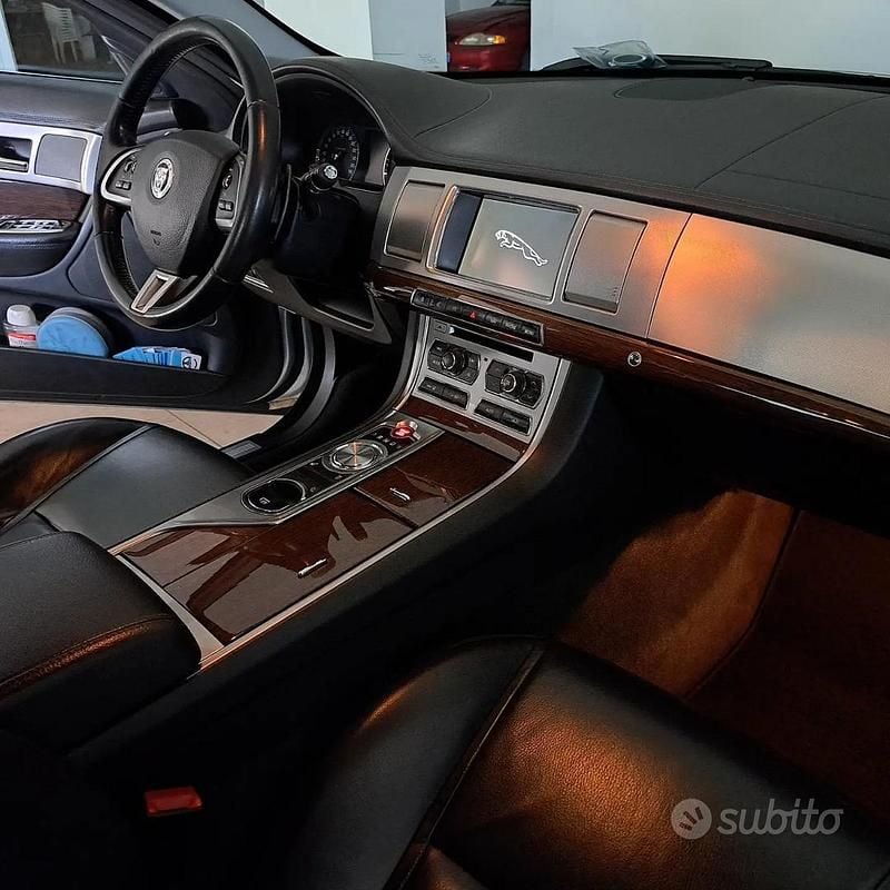 Usata Jaguar XF Luxury 190 CV (139 kW) 2012 Berlina