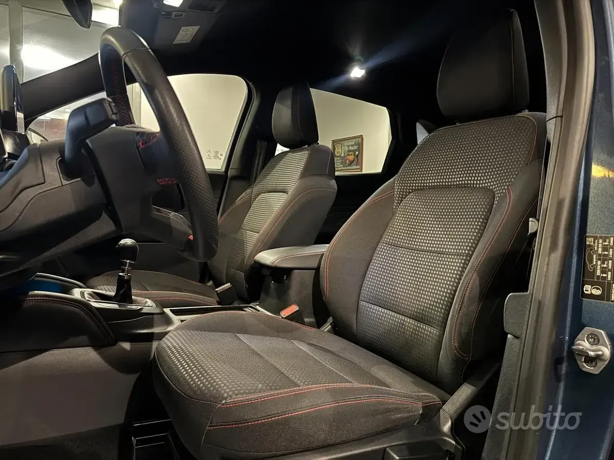 Usata Ford Kuga ST-Line 120 CV (88 kW) 2022 Blu SUV