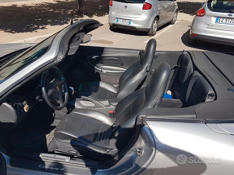 Usata Porsche 911 Carrera 4 Cabriolet 300 CV (220 kW) 1999 Grigio Cabrio