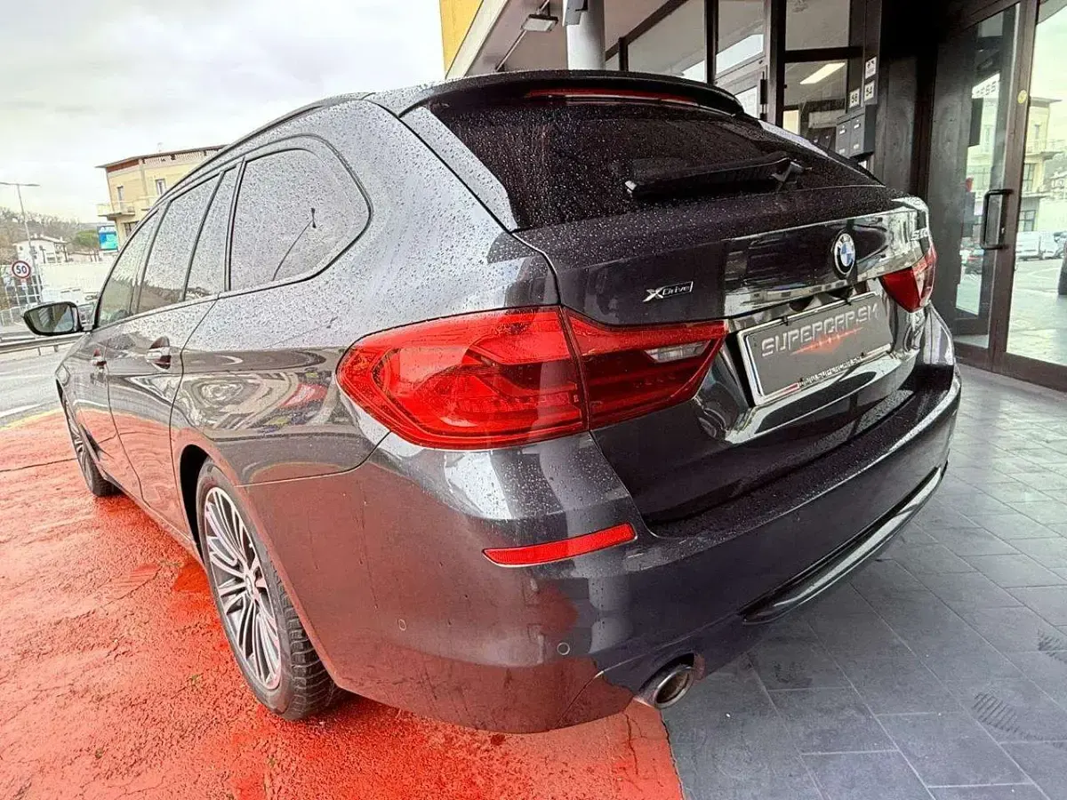 Usata BMW 520 Sport Line 190 CV (139 kW) 2019 Grigio Station wagon