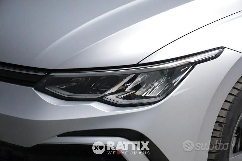 Usata VW Golf VIII R-line 150 CV (110 kW) 2024 Grigio Station wagon