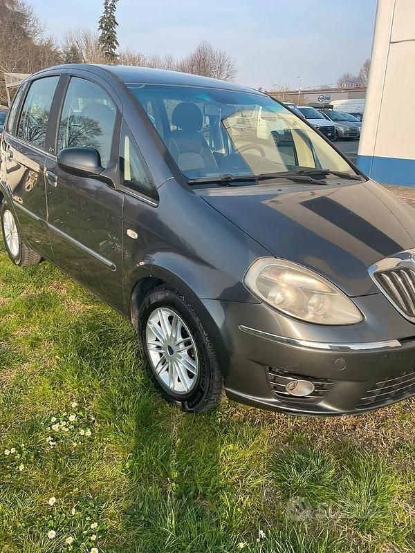 Usata Lancia Musa 90 CV (66 kW) 2012 Monovolume