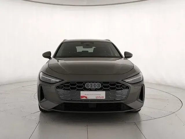 Usata Audi A5 Advanced 204 CV (150 kW) 2025 Grigio chronos metallizzato Station wagon