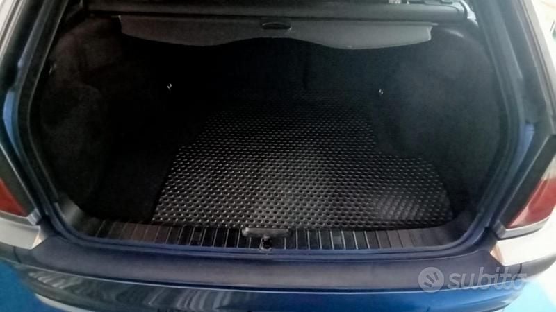 Begagnad BMW 320 150 HK (110 kW) 2004 Grå Kombi