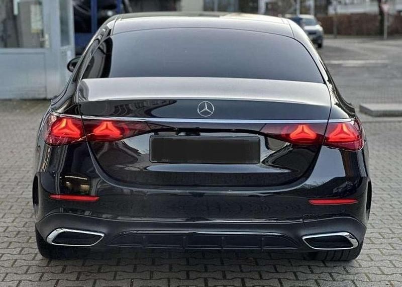 Usata Mercedes E220 AMG 194 CV (142 kW) 2024 Nero Berlina