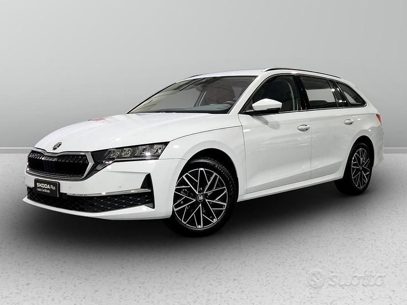 Bianco moon metallizzato Usata 2025 Skoda Octavia Executive Station wagon | 28.500 € (Buon prezzo) - Immagine 1/4