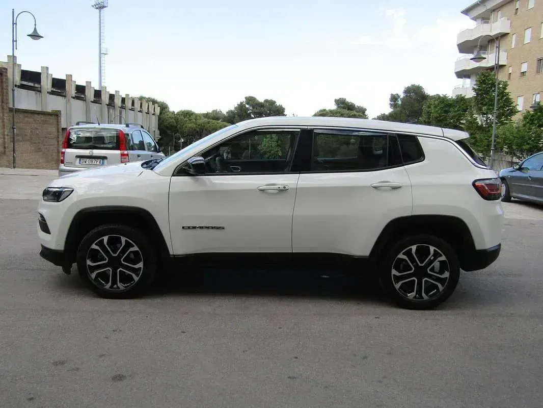 Usata Jeep Compass Altitude 131 CV (96 kW) 2024 Bianco SUV