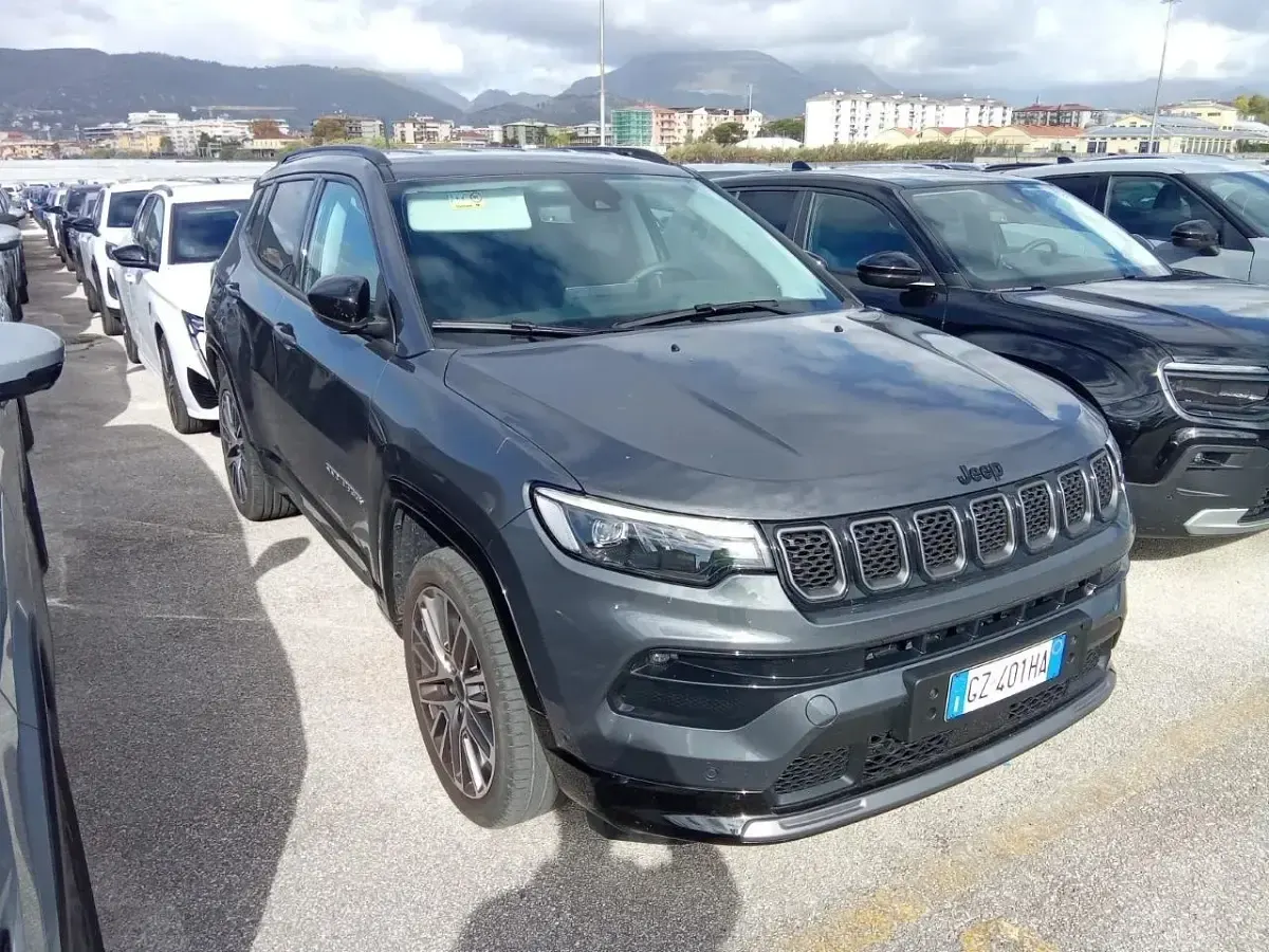 Usata Jeep Compass Summit 130 CV (95 kW) 2025 679graphite grey SUV