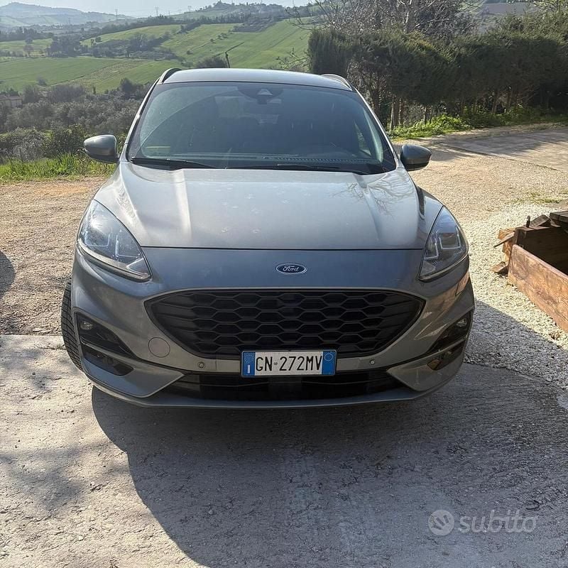Usata Ford Kuga 120 CV (88 kW) 2023 SUV