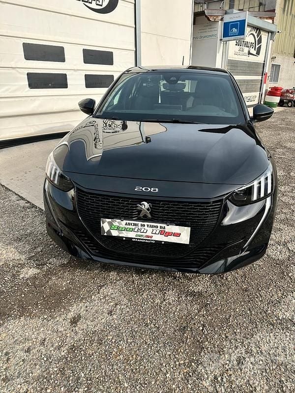 Nero Usata 2023 Peugeot 208 GT Due volumi | 21.900 € - Immagine 1/4