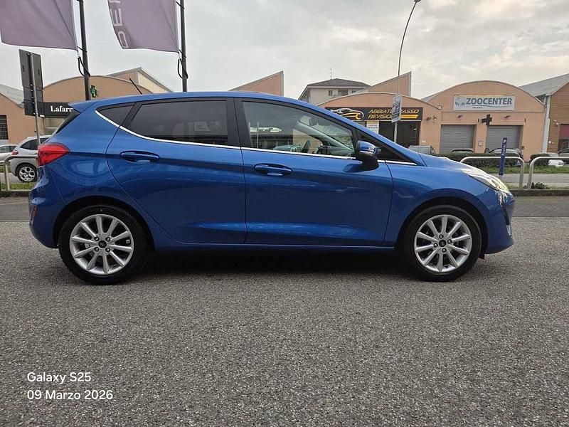 Usata Ford Fiesta Titanium 75 CV (55 kW) 2019 Blu/azzurro Utilitaria
