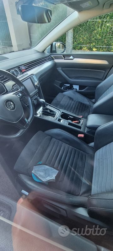 Usata VW Passat Executive 190 CV (139 kW) 2017 Grigio Station wagon