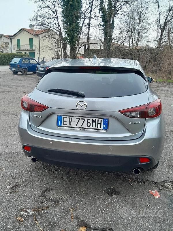 Usata Mazda 3 Exceed 150 CV (110 kW) 2014 Grigio Berlina